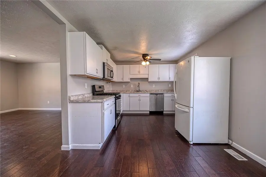 646 Harborview Dr, Pittsburgh, PA 15239 - #3