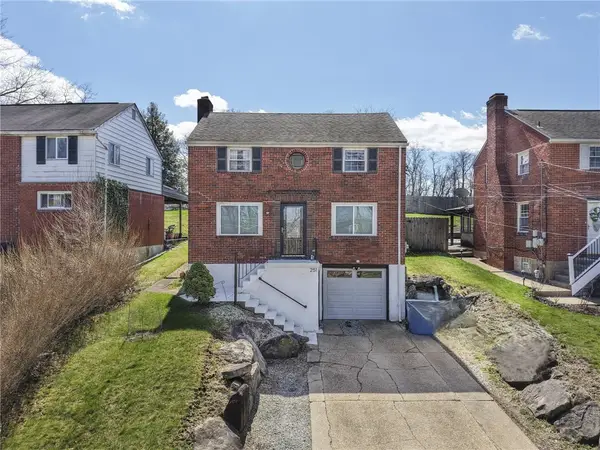 251 Crescent Pines Dr, Verona, PA 15147