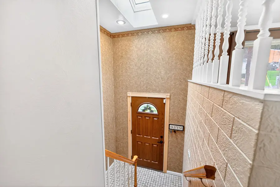 62 Dundalk Drive, Pittsburgh, PA 15235 - #2