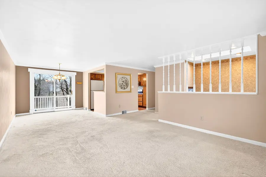 62 Dundalk Drive, Pittsburgh, PA 15235 - #3