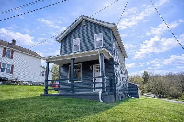 242 Dickens St, Latrobe, PA 15650