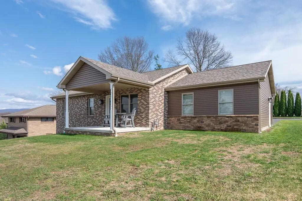 12 Highview St, Latrobe, PA 15650 - #1