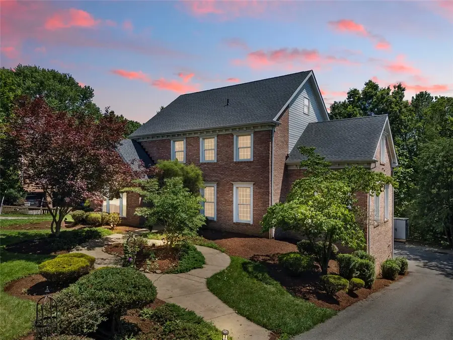 1526 Allison Dr, Pittsburgh, PA 15241 - #2