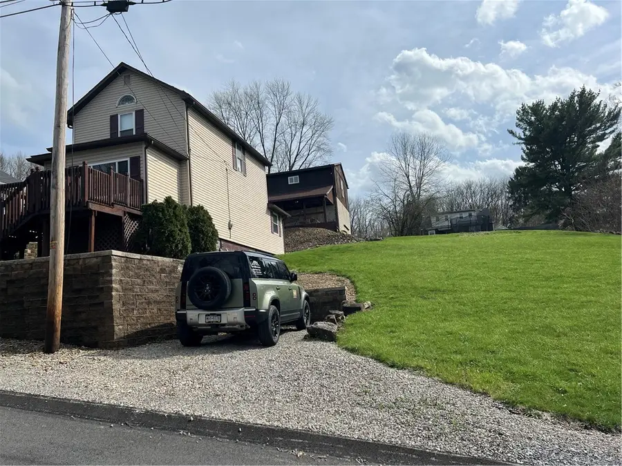 121 S Northview Ave, New Castle, PA 16102 - #2