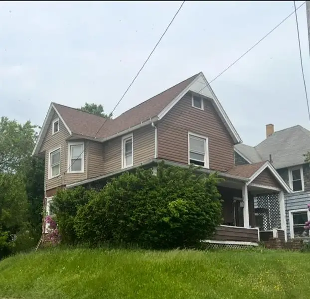 273 Orchard St, Sharon, PA 16146 - #2