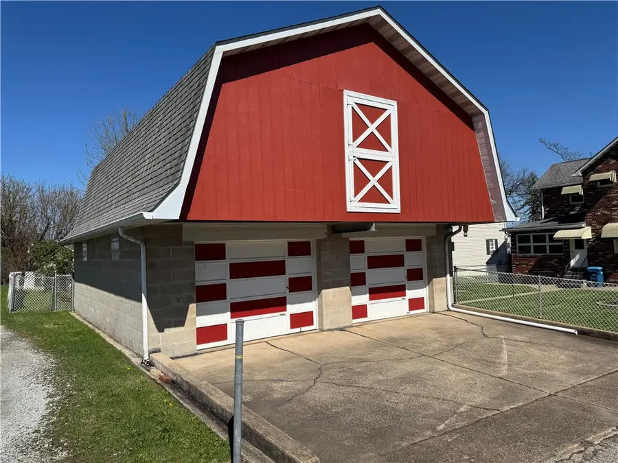 111 N Hitchman Street, Mount Pleasant, PA 15666 - #2