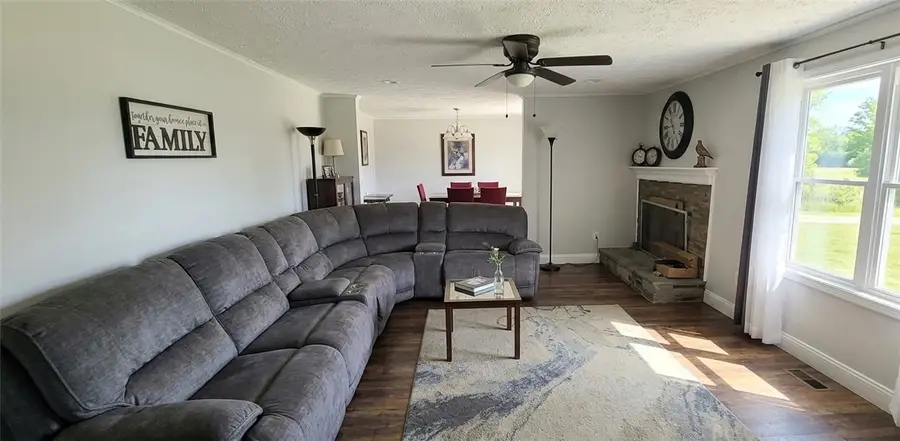 4691 Sardis Rd, New Kensington, PA 15068 - #3