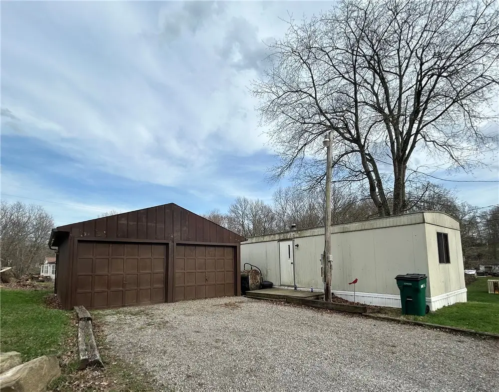 439 Hall Rd, Butler, PA 16001 - #1