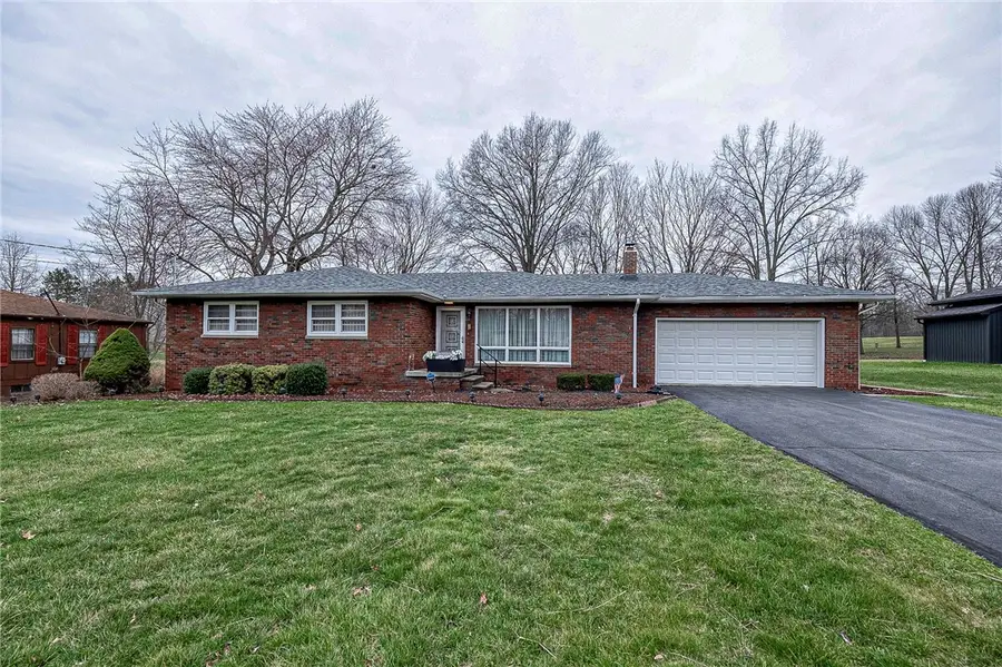 1913 Brigadoon Ln, New Castle, PA 16101 - #2