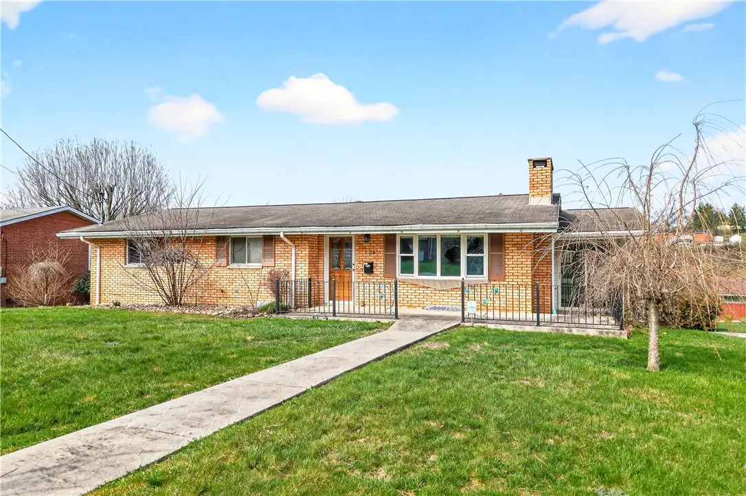 1106 Skyline Dr, Greensburg, PA 15601 - #1