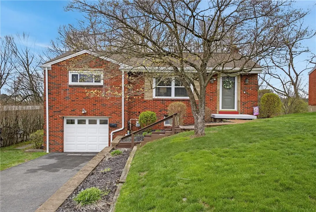 1409 Missouri Ave, Bridgeville, PA 15017 - #1