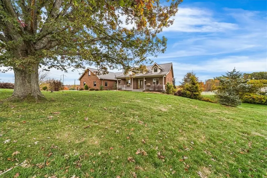 150 Holsing Ln, Tarentum, PA 15084 - #2