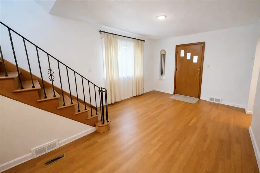 309 Emerson Street, Vandergrift, PA 15690 - #3