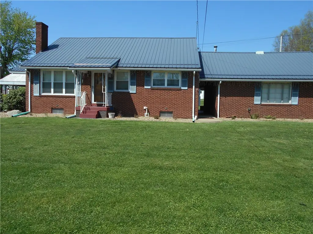 2979 Raymond Ave, Latrobe, PA 15650 - #1