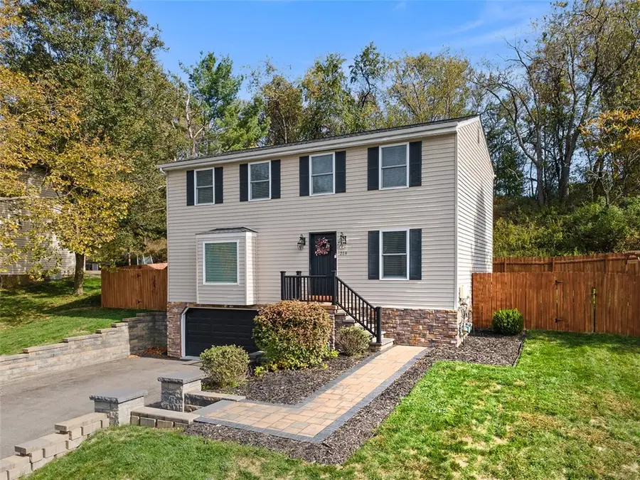 218 Lakeside Dr, McKees Rocks, PA 15136 - #2