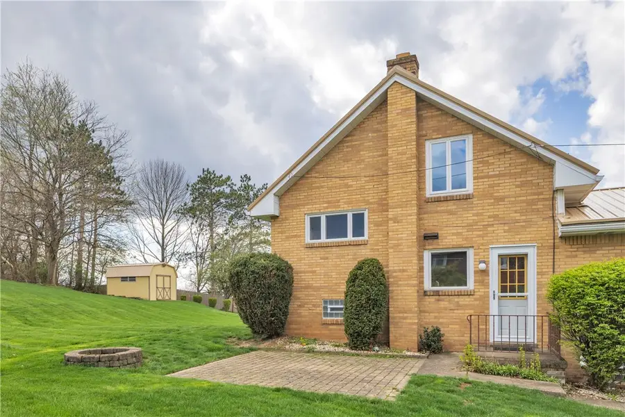 105 Northumberland Dr., Irwin, PA 15642 - #2