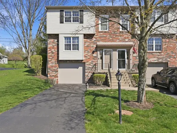 3073 Raintree Dr, Gibsonia, PA 15044