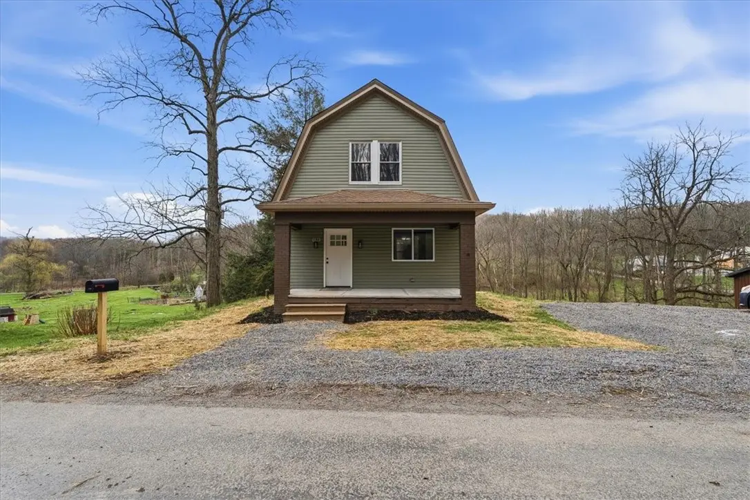 190 Stitt Rd, Beaver Falls, PA 15010 - #1