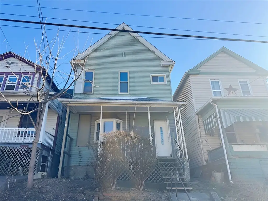 135 Church St, Washington, PA 15301 - #1