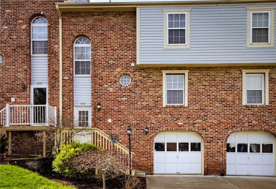 1410 Yorktown Dr, Lawrence, PA 15055 - #2