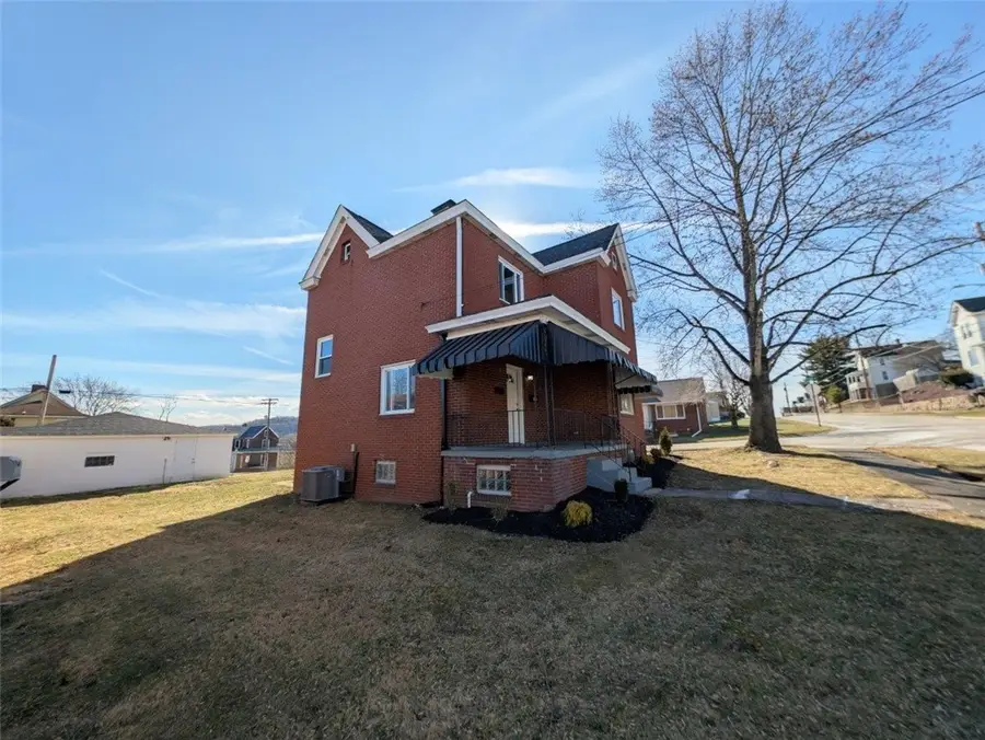 120 S 5th St, Youngwood, PA 15697 - #2