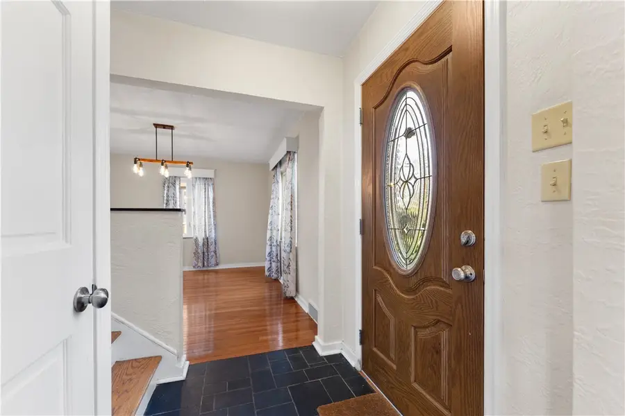 8 Pocono Drive, Pittsburgh, PA 15220 - #3