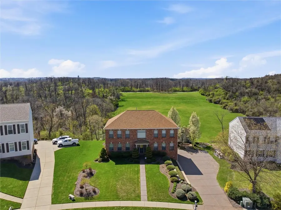 130 Maclaine Dr, Carnegie, PA 15106 - #3