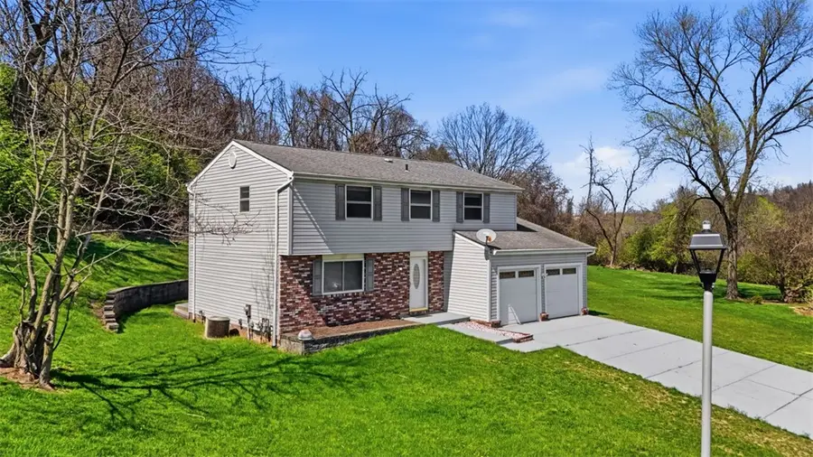 720 Blueberry St, West Mifflin, PA 15122 - #2