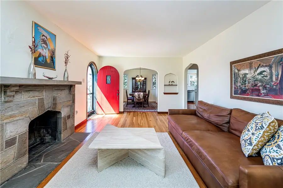 217 Monroe Dr, Pittsburgh, PA 15229 - #2