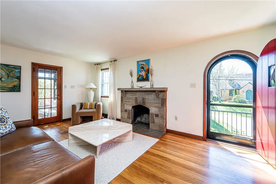 217 Monroe Dr, Pittsburgh, PA 15229 - #3