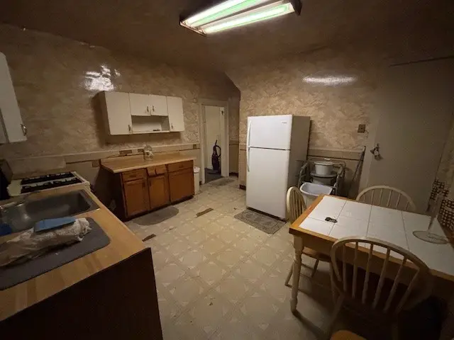 15 Holland Ave, Braddock, PA 15104 - #2