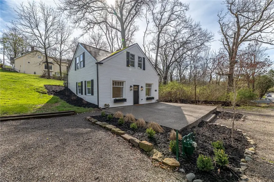 4978 South Pioneer Rd, Gibsonia, PA 15044 - #3