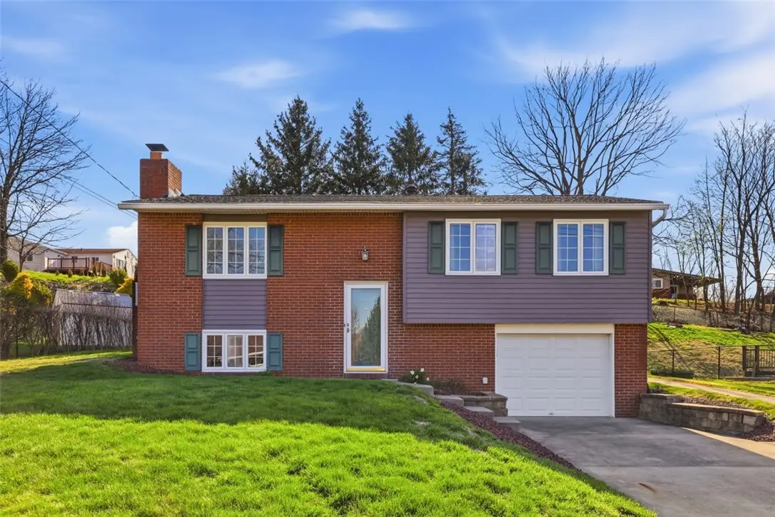 114 Lycoming Dr, Coraopolis, PA 15108 - #1