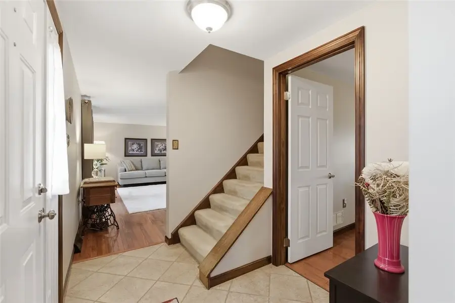 9044 Woodview Drive, Pittsburgh, PA 15237 - #3