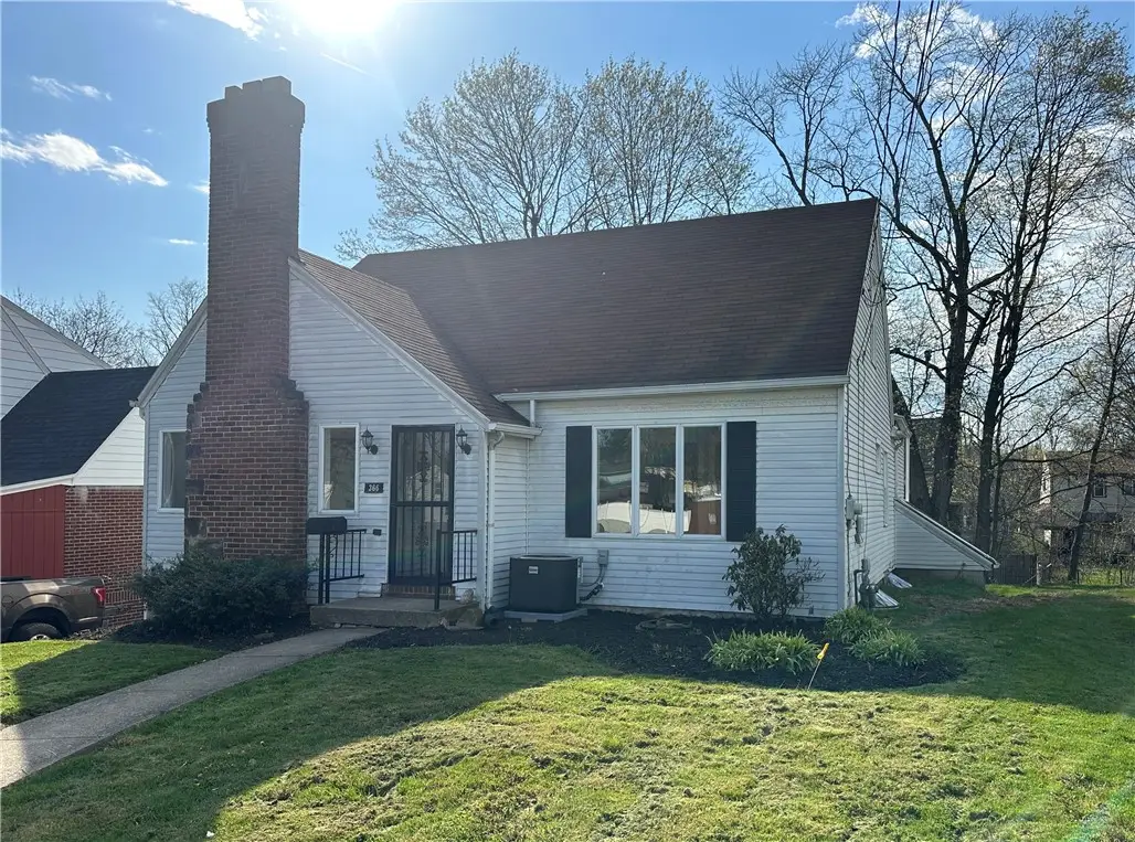 366 White Ave, Sharon, PA 16146 - #1