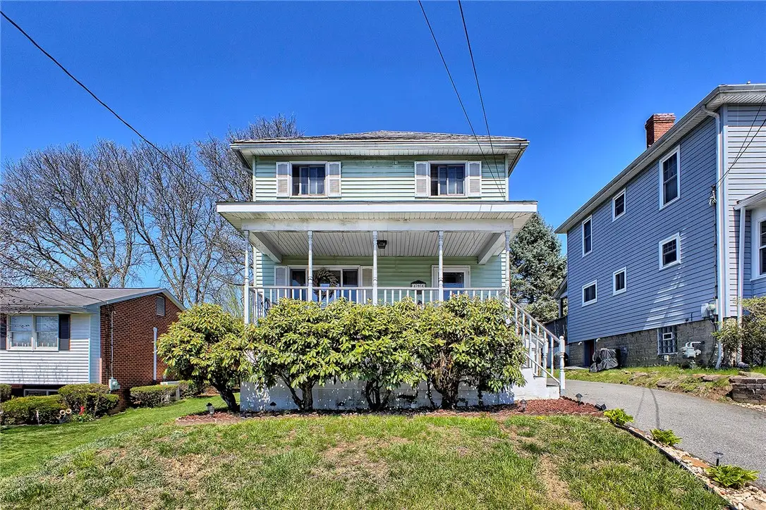 425 Welker St, Jeannette, PA 15644 - #1