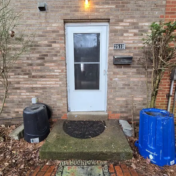 2510 Park Hill Dr, Pittsburgh, PA 15221