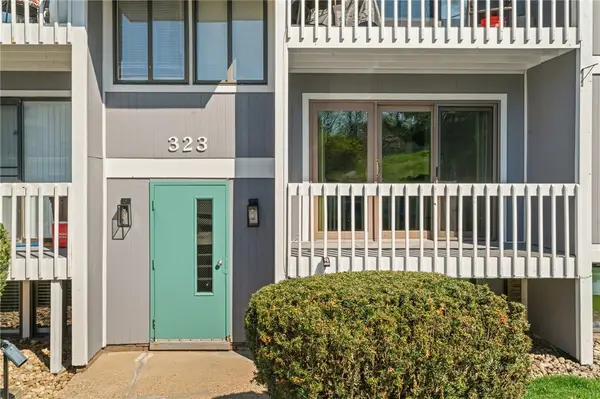 323 Ridge Point Cir #24, Bridgeville, PA 15017