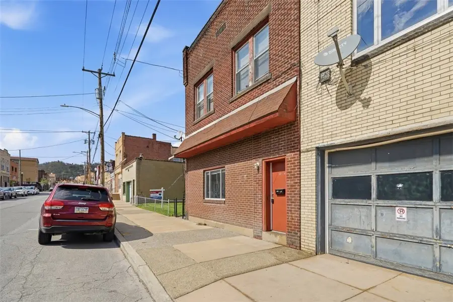 618 Broadway Ave, Stowe, PA 15136 - #2