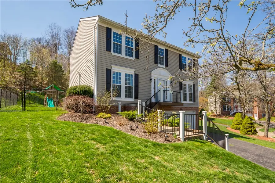 283 Shady Glen Dr, Coraopolis, PA 15108 - #2