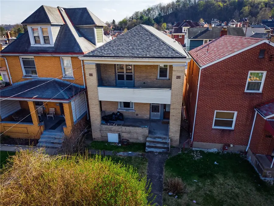 1113 Broadway Ave, Stowe, PA 15136 - #2