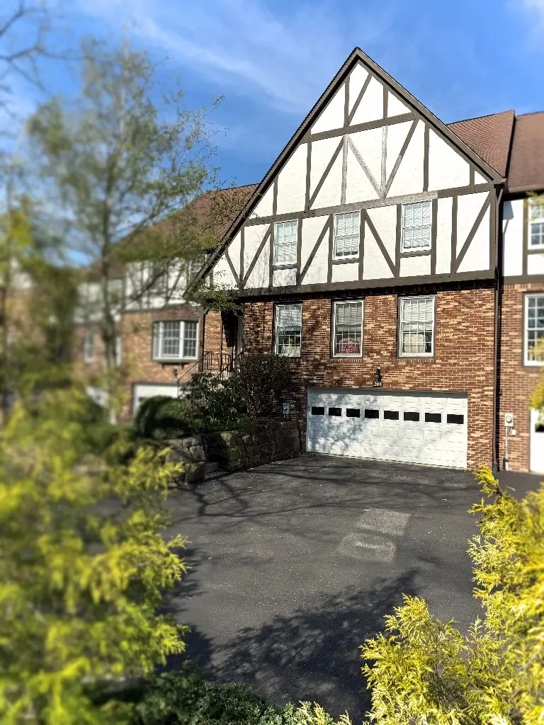 204 Thornberry Cir, Pittsburgh, PA 15234 - #2