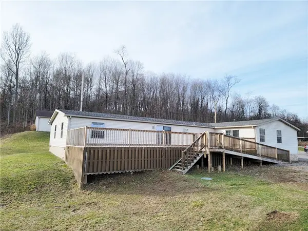 107 Francis Dr, Georgetown, PA 15043