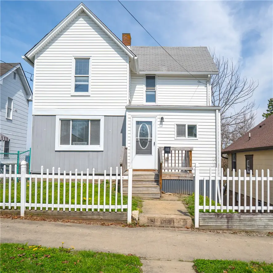 615 Broad St, Washington, PA 15301 - #1