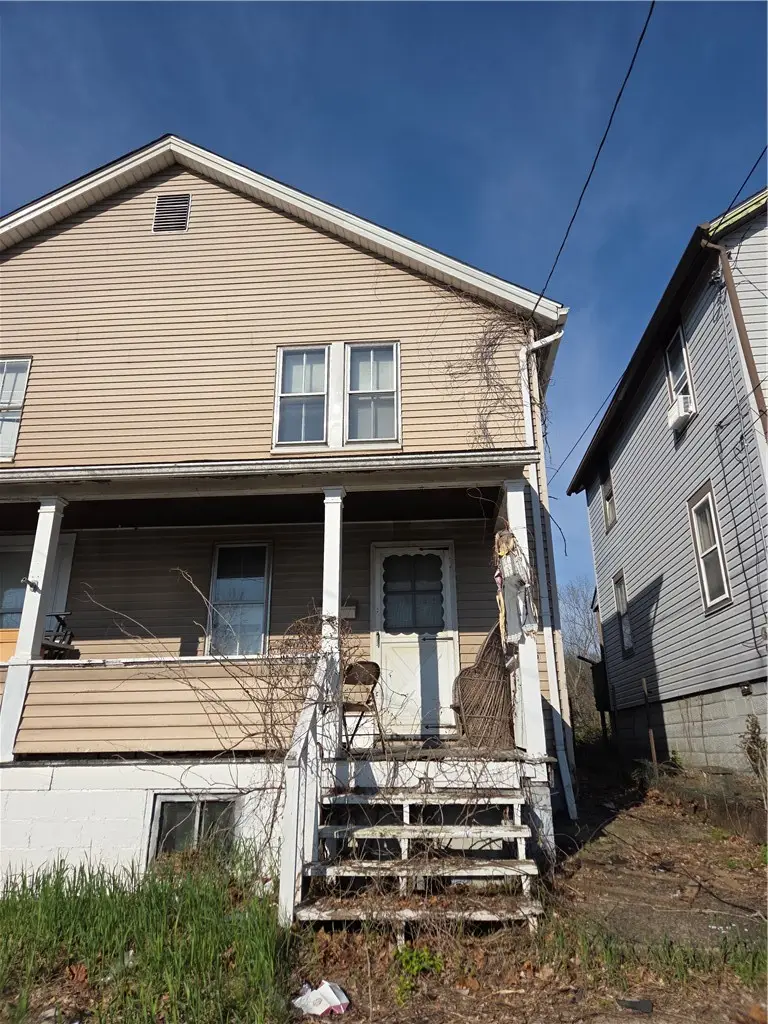 415 Sarah St, Aliquippa, PA 15001 - #2
