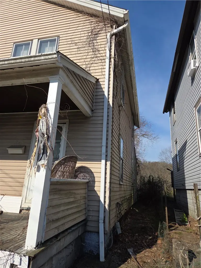 415 Sarah St, Aliquippa, PA 15001 - #3