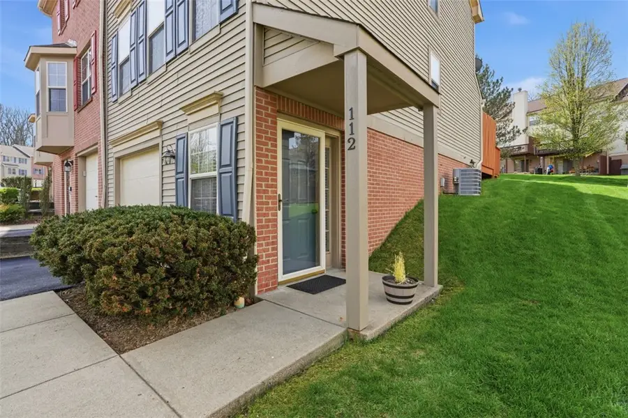 112 Hillvue Dr, Mars, PA 16046 - #2