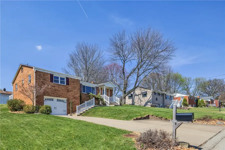 124 Sunrise Dr, Irwin, PA 15642 - #2