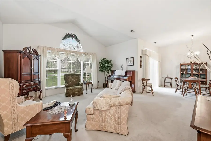 8 Stone Ridge Blvd., Hermitage, PA 16148 - #3