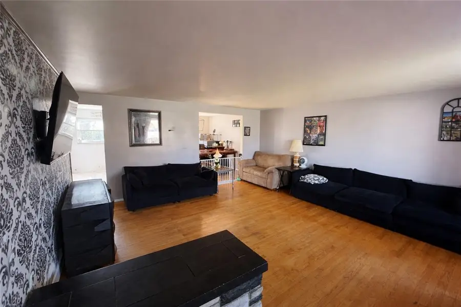 1110 Portsmouth Dr, McKeesport, PA 15133 - #3